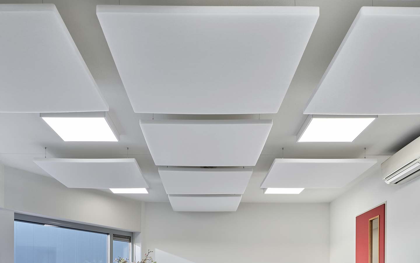 Kantoor Lacom plafondpanelen akoestiek.