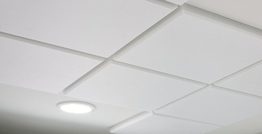 Akoestische plafondpanelen oogkliniek.